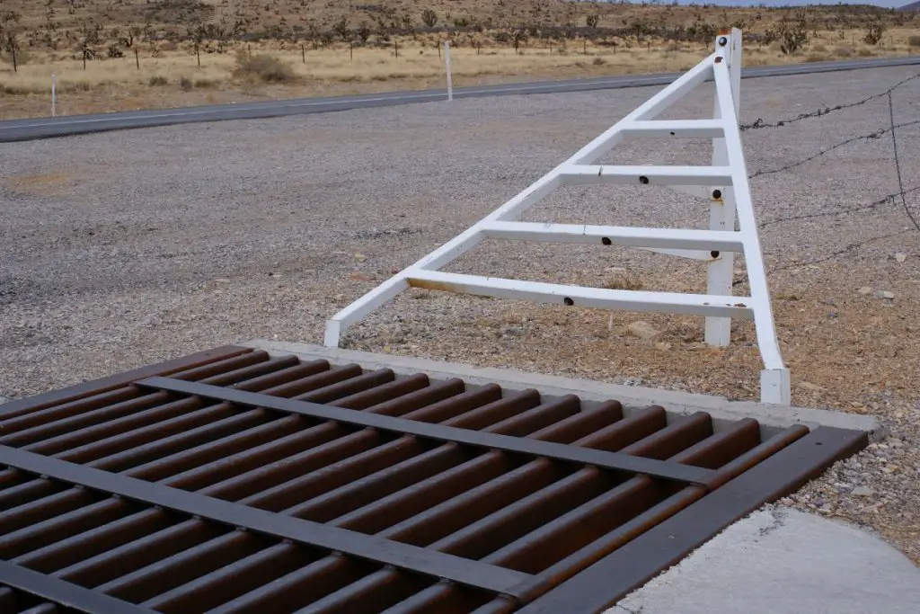 cattle grid with diagonal fencing